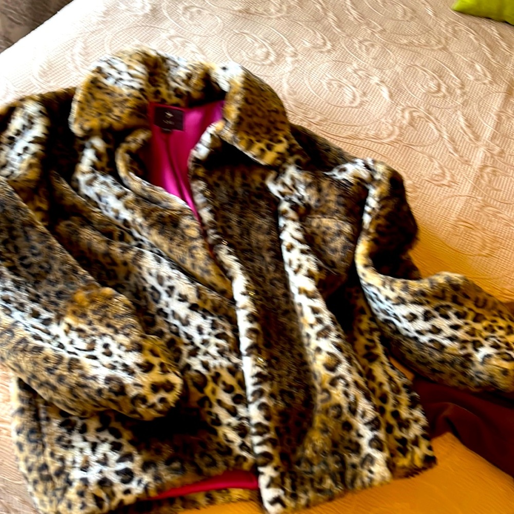 Women’s faux fur jacket.